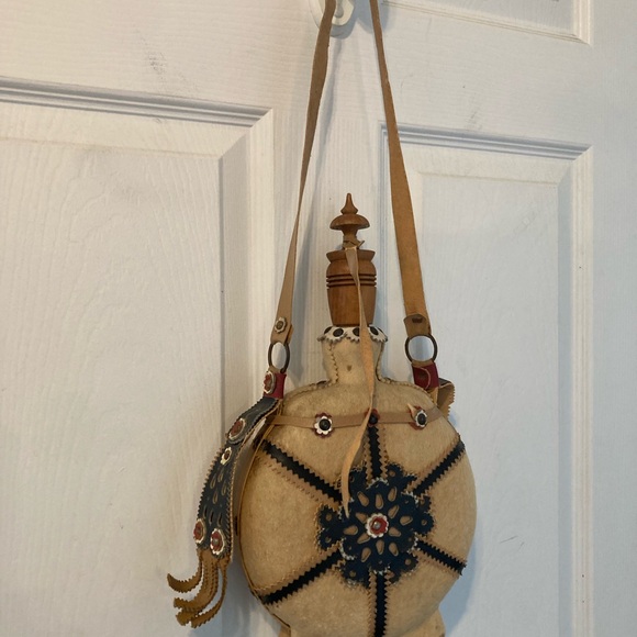 Vintage Hungarian folk art flask - Picture 4 of 6